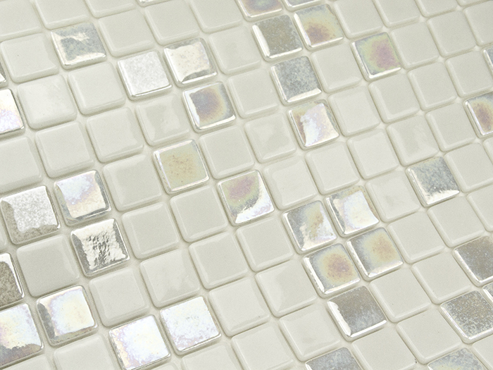 mosaïque blanche piscine