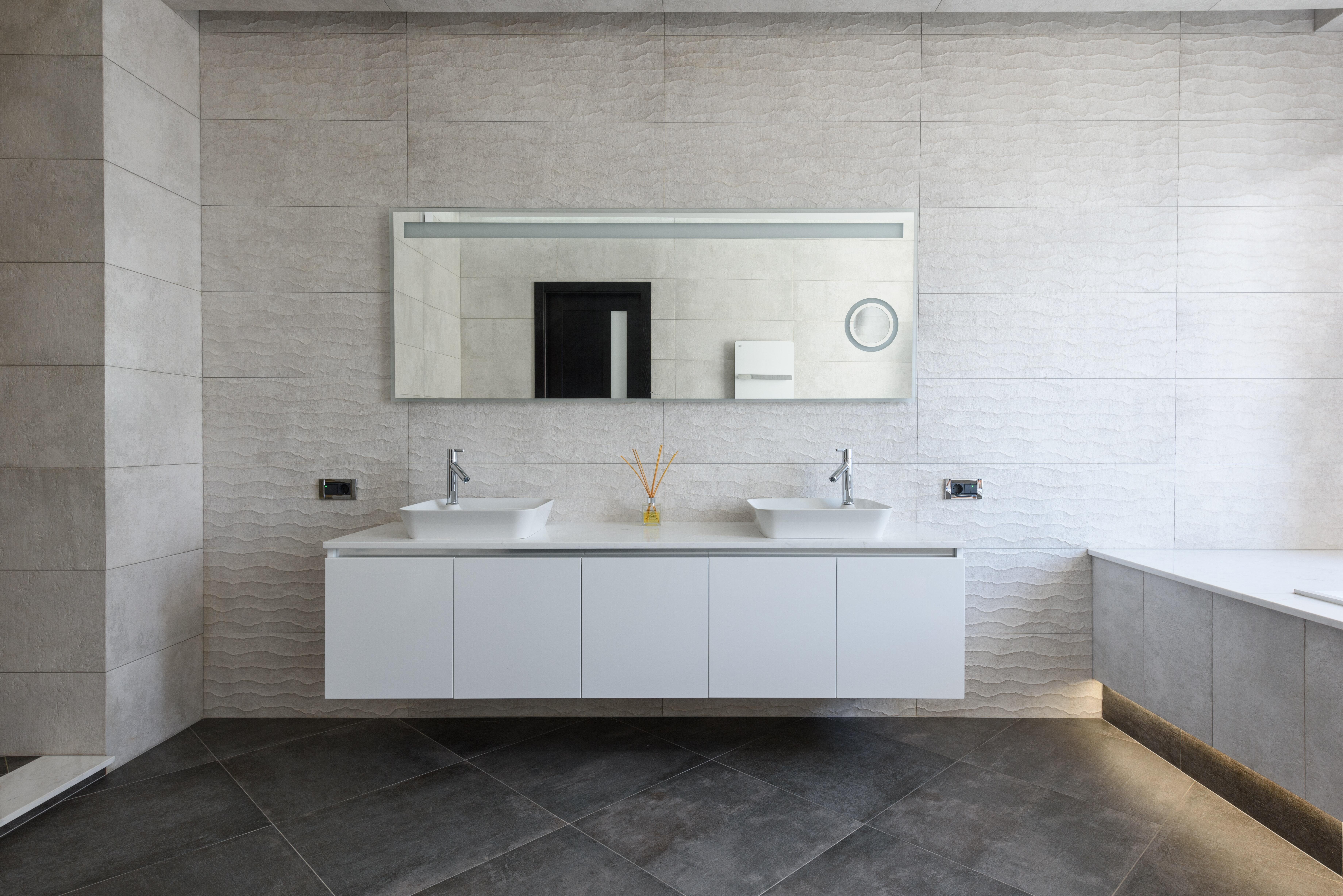 Optez pour le carrelage pour habiller vos murs